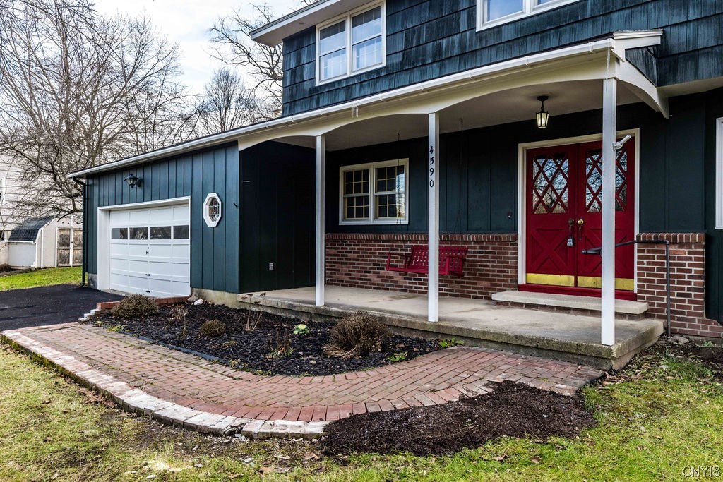 4590 Brookhill Drive S, Manlius, NY 13104