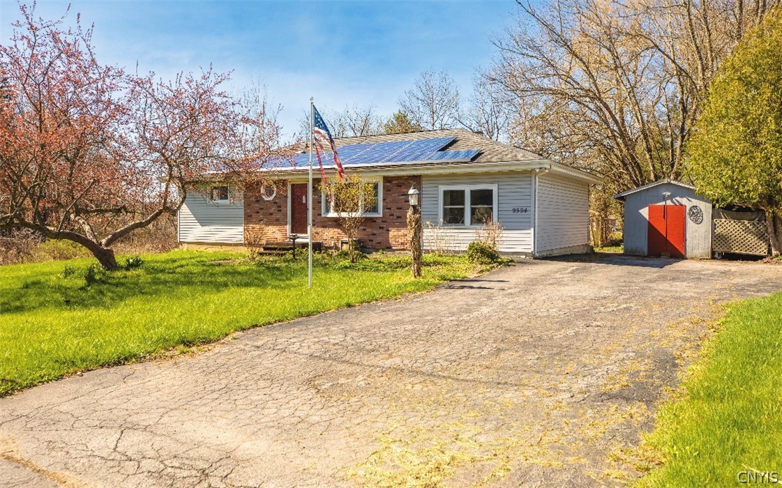 9594 Maynard Drive, Marcy, NY 13403