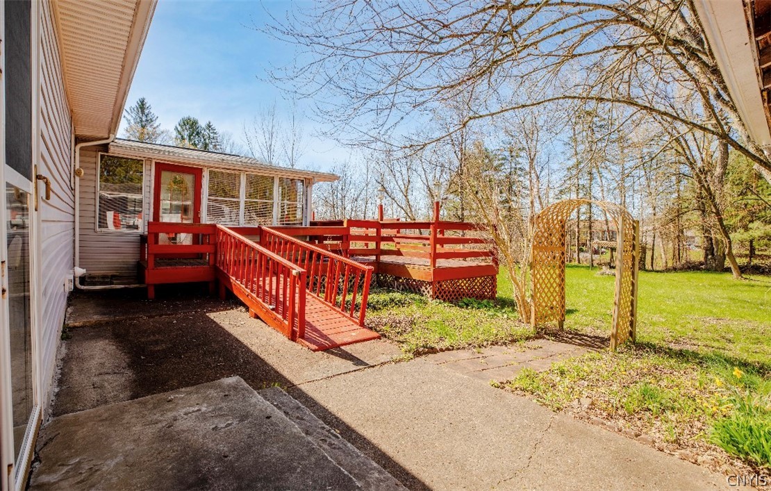 9594 Maynard Drive, Marcy, NY 13403