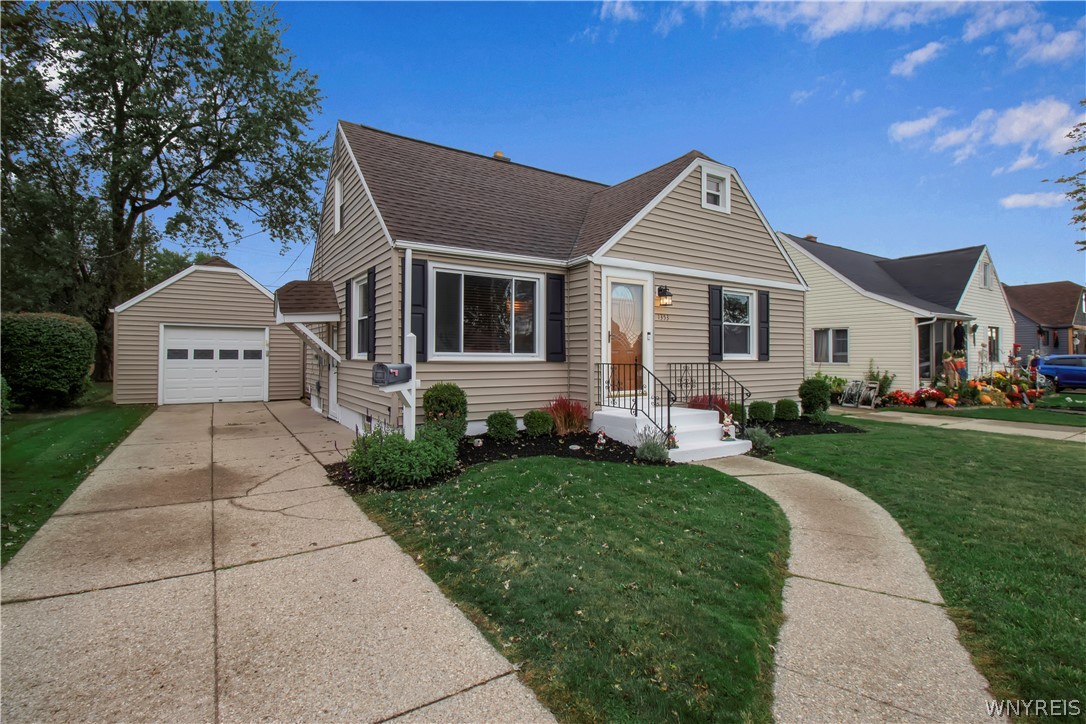 Sold 1353 Cleveland Drive, Cheektowaga, NY 14225 3 Beds / 1 Full