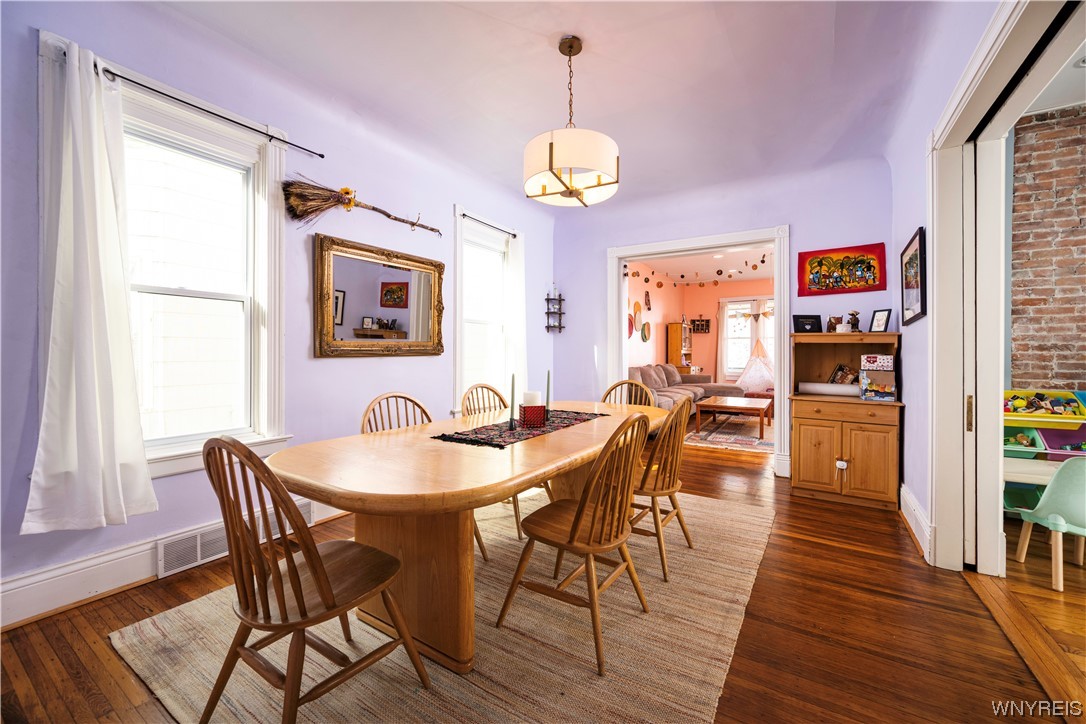 For Sale 355 Auburn Avenue, Buffalo, NY 14213, West Side 4 Beds / 1 Full Bath / 1 Half Bath