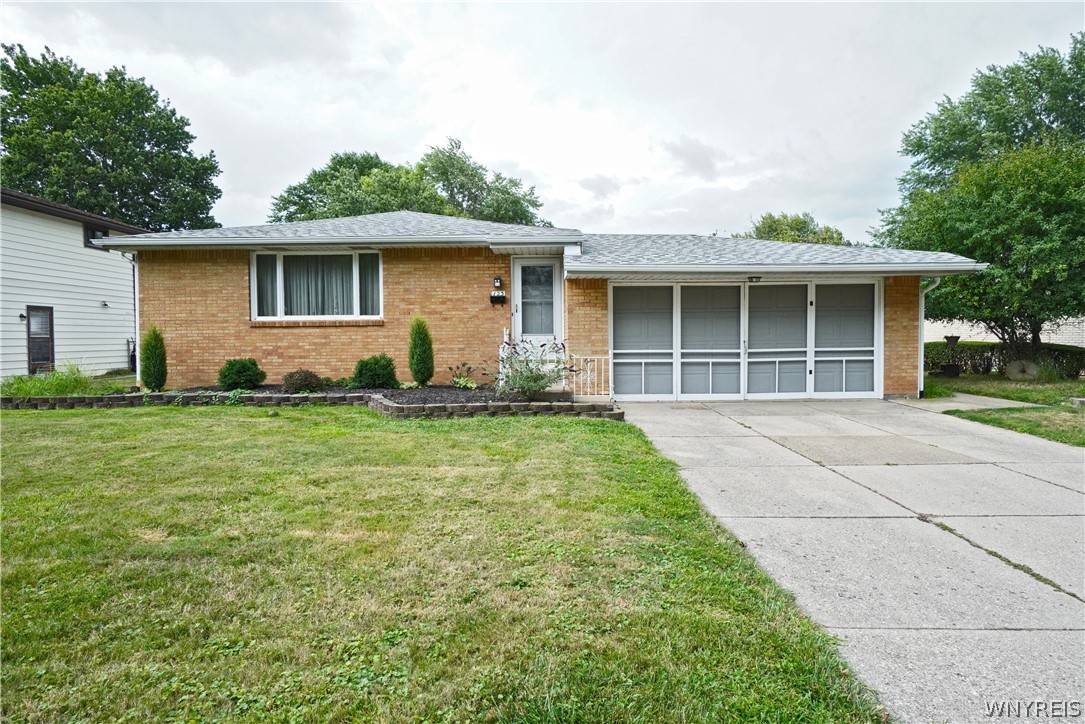 123 Sharon Drive, West Seneca, NY 14224