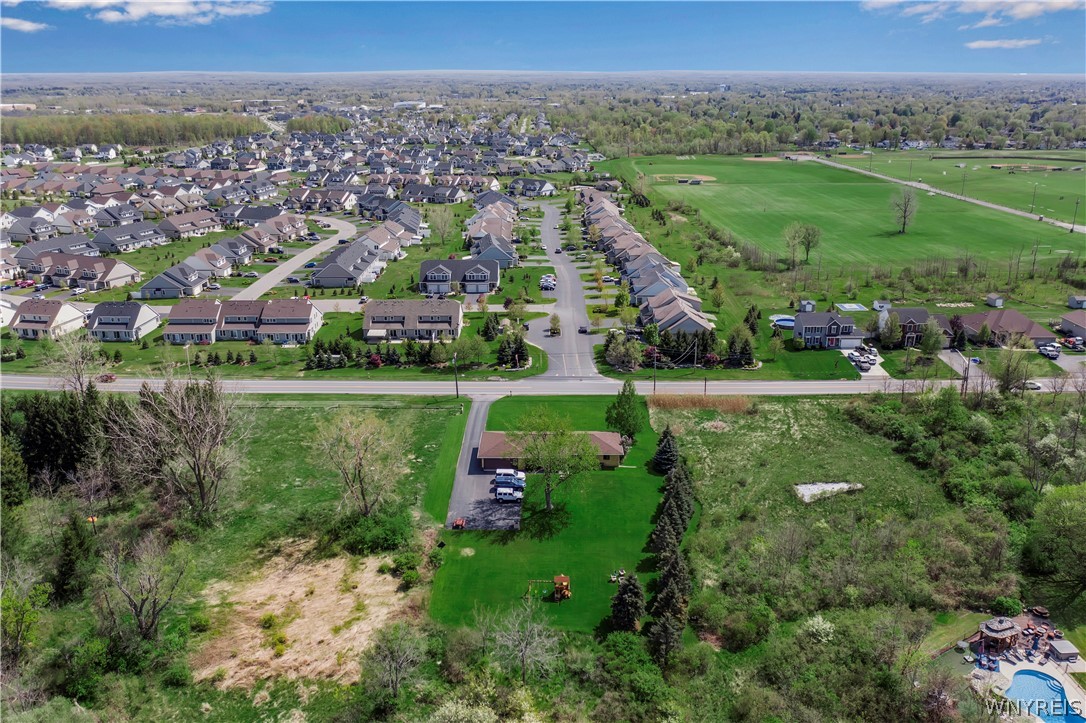 Sold 350 Pleasant View Drive, Lancaster, NY 14086 3 Beds / 2 Full Baths 350,000