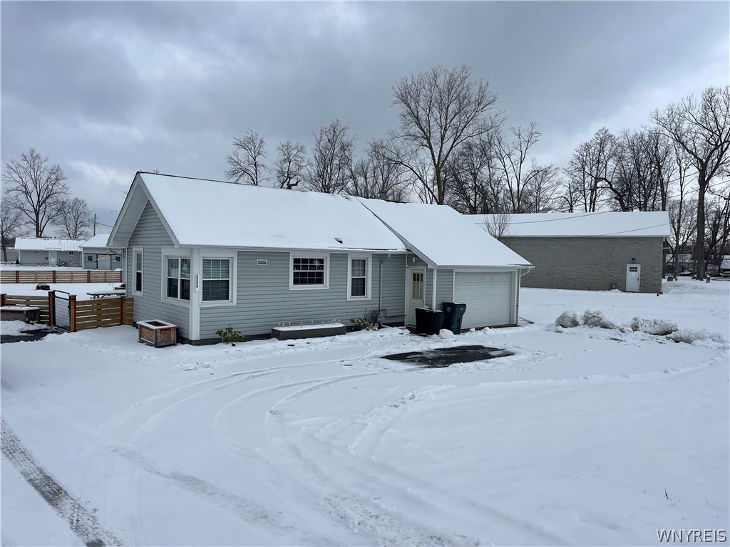 2294 River Road, Wheatfield, NY 14304