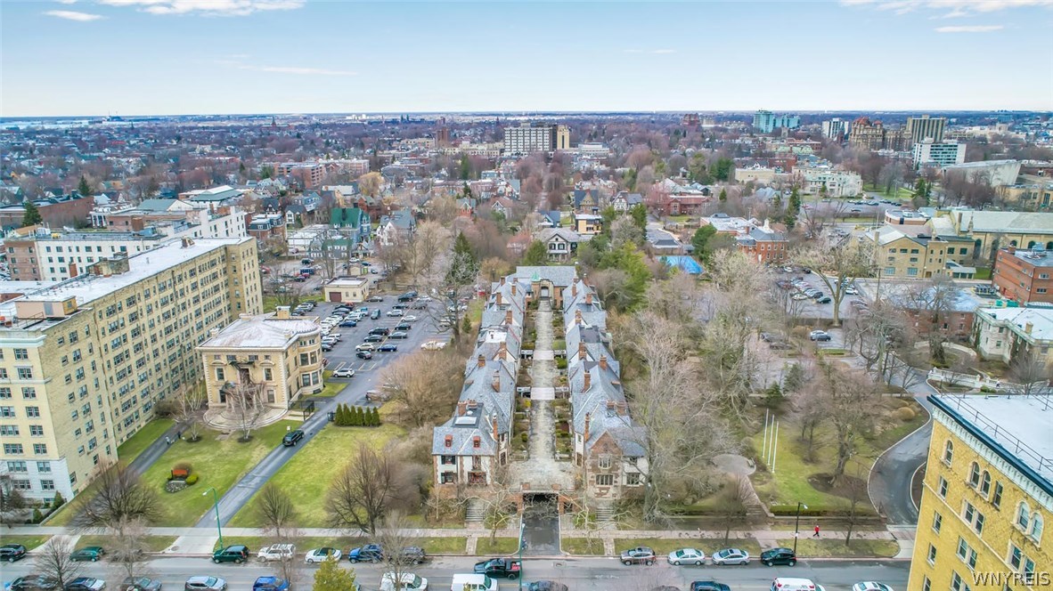 Sold 10 Mayfair Lane, Buffalo, NY 14201, Allentown 3 Beds / 3 Full