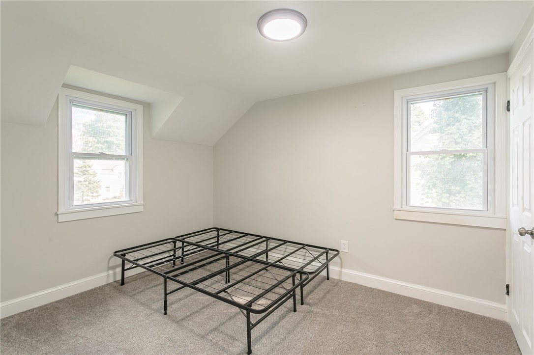 Sold 963 Five Mile Line Road, ster, NY 14580 4 Beds / 2 Full