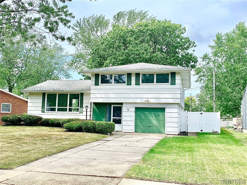 82 Millbrook Drive, Amherst, NY 14221