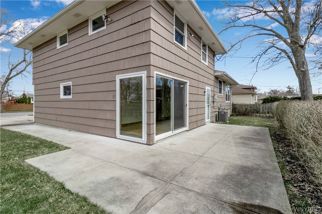 For Sale 105 Barberry Lane, Amherst, NY 14221, Williamsville 3 Beds