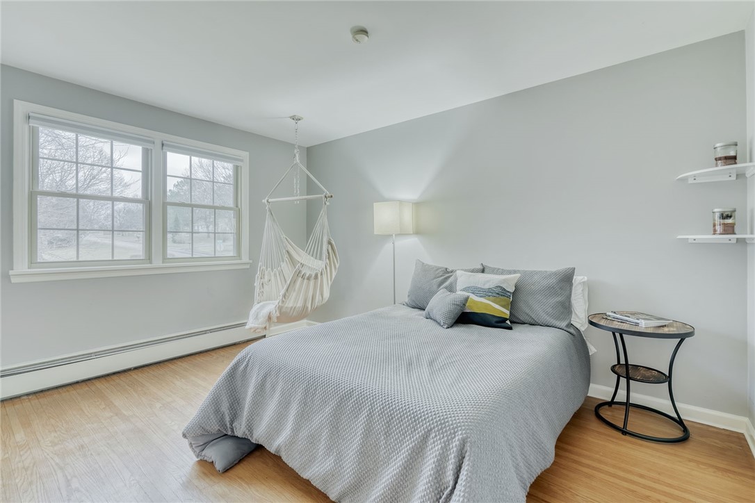 37 Bromley Road, Pittsford, NY 14534