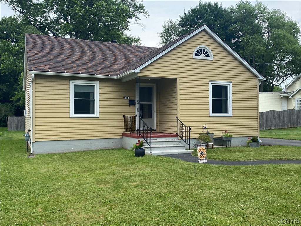 Sold 433 Oxford Street, OneidaInside, NY 13421 2 Beds / 1 Full Bath