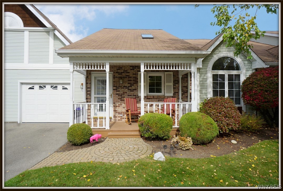 48 Spicebush Lane, Amherst, NY 14221