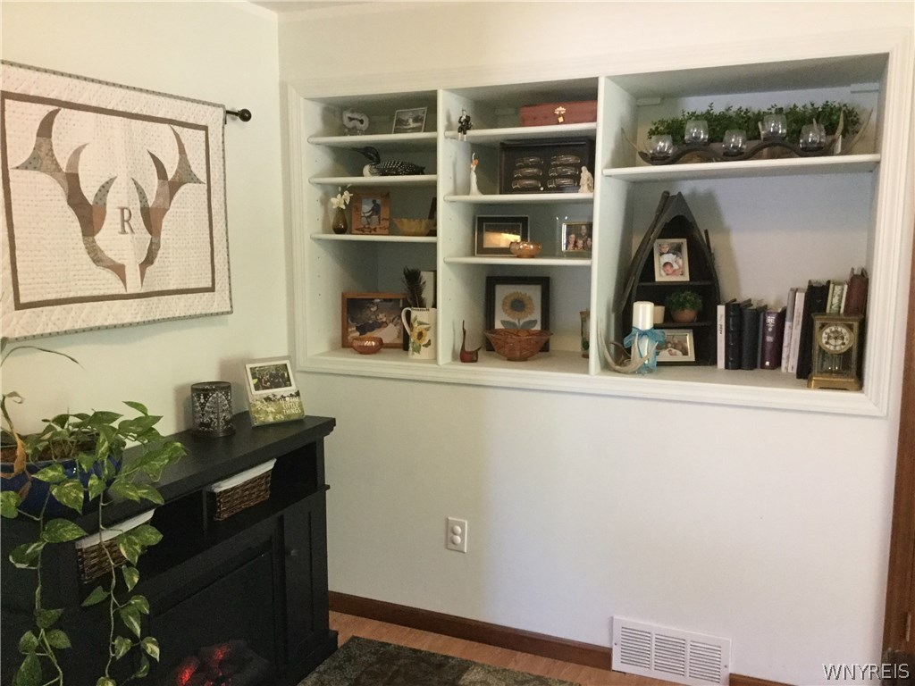 5402 Berg Road, West Seneca, NY 14218