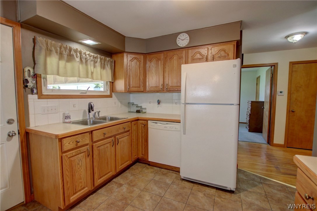 Sold 163 Mill Road, West Seneca, NY 14224 3 Beds / 2 Full Baths